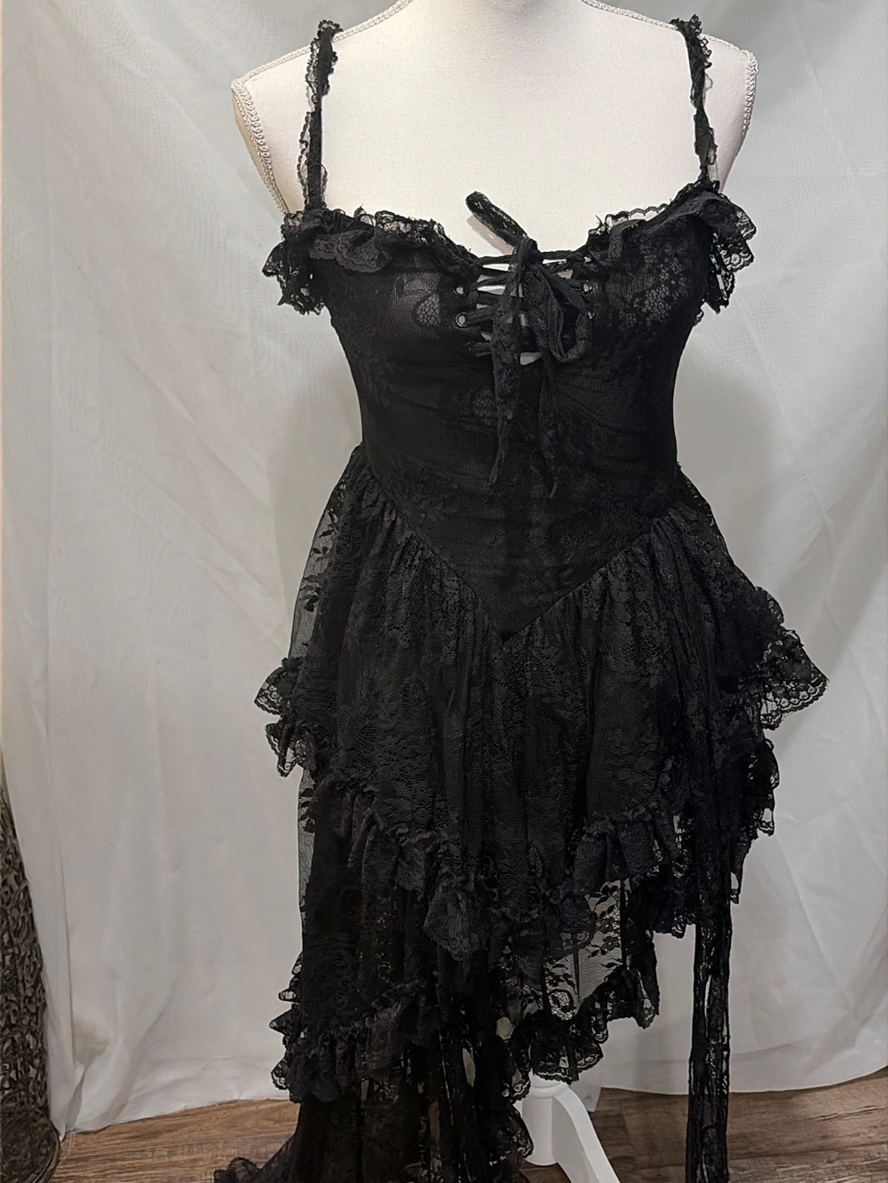 Black Lace High-Low Ruffled Spaghetti Strap Dress